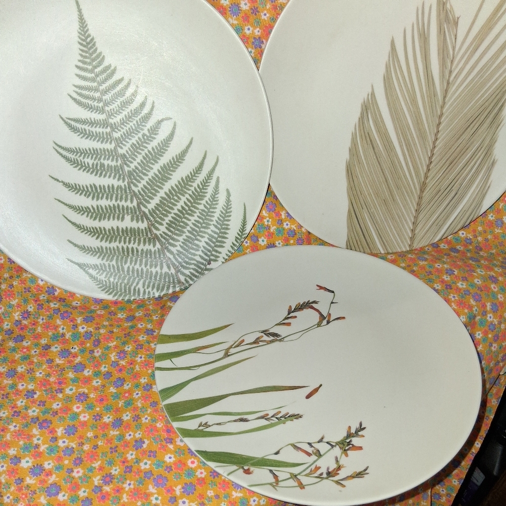 3 GORGEOUS "CRATE AND BARREL" BAMBOO MELAMINE SALAD PLATES.